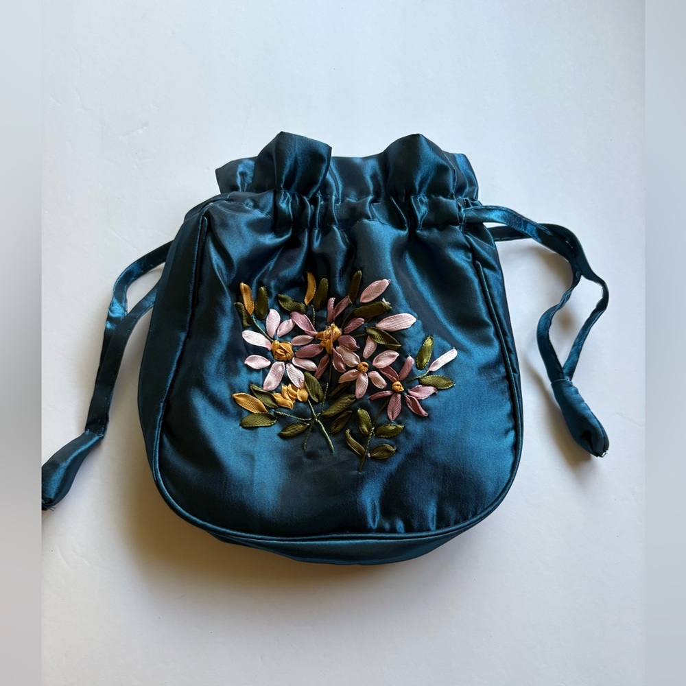 Chic Floral Embroidered Satin Mini tote Bag - Picture 2 of 10